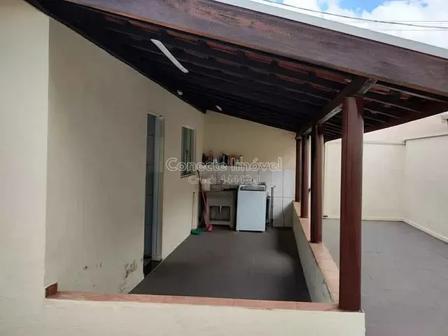 Casa com 300m² 4 quartos e 2 banheiros, à venda, no bairro Parque Residencial Itamaraty em Artur Nogueira