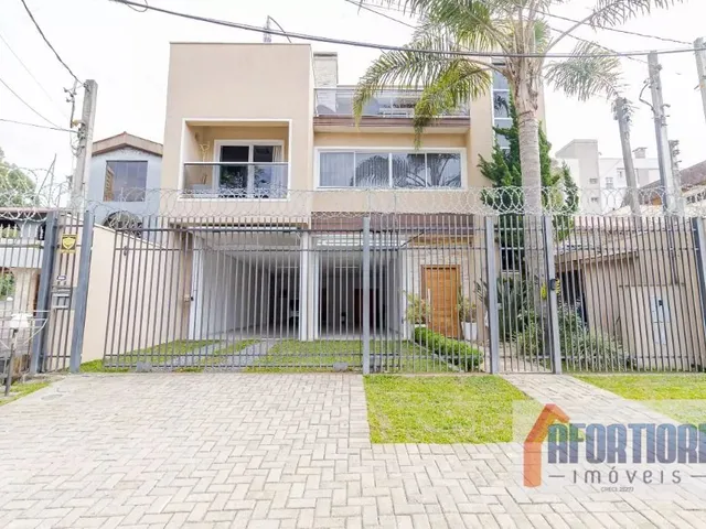 Casa com 363m² 2 quartos e 4 banheiros, à venda, no bairro Champagnat em Curitiba
