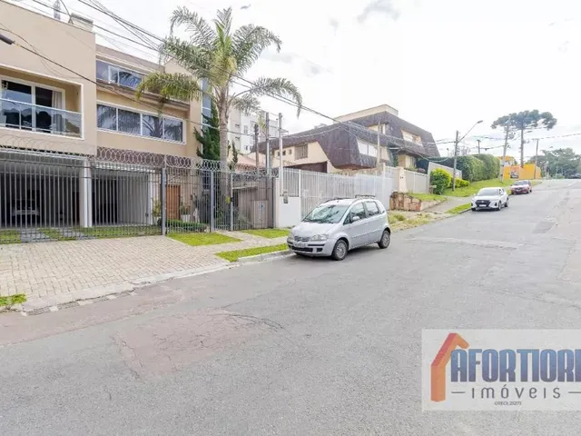 Casa com 363m² 2 quartos e 4 banheiros, à venda, no bairro Champagnat em Curitiba