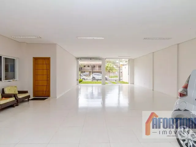 Casa com 363m² 2 quartos e 4 banheiros, à venda, no bairro Champagnat em Curitiba