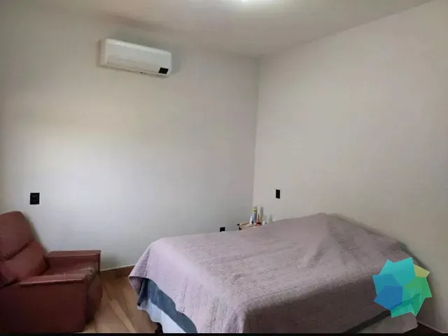 Casa com 1300m² 4 quartos e 3 banheiros, à venda, no bairro Terras de Santa Izabel em Salto