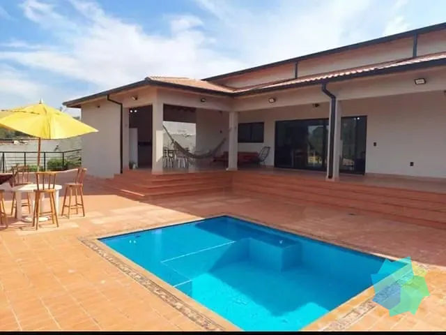 Casa com 1300m² 4 quartos e 3 banheiros, à venda, no bairro Terras de Santa Izabel em Salto