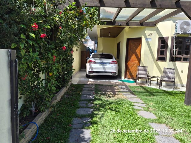 Casa 3 quartos e 3 banheiros, à venda, no bairro Ingleses do Rio Vermelho em Florianópolis