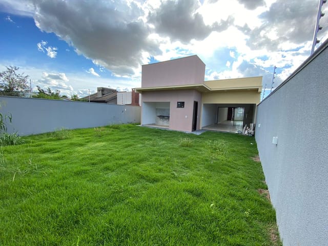 Casa com 350m² 3 quartos e 2 banheiros, à venda, no bairro Jardim Terra Rica em Sinop