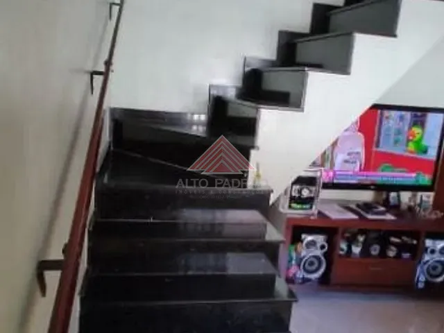 Casa com 179m² 3 quartos e 2 banheiros, à venda, no bairro Jardim Zaira em Mauá