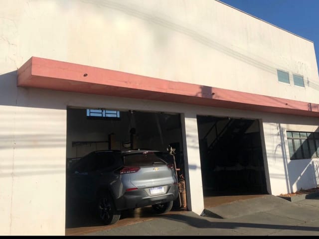 Foto do Sala - Galpão comercial com amplo espaço na Avenida Zahran. Imperdível  | Romeu Imóveis
