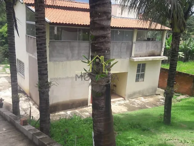 Casa com 1600m² 3 quartos e 1 banheiro, à venda, no bairro Chacara Bom Jardim em Guaxupé