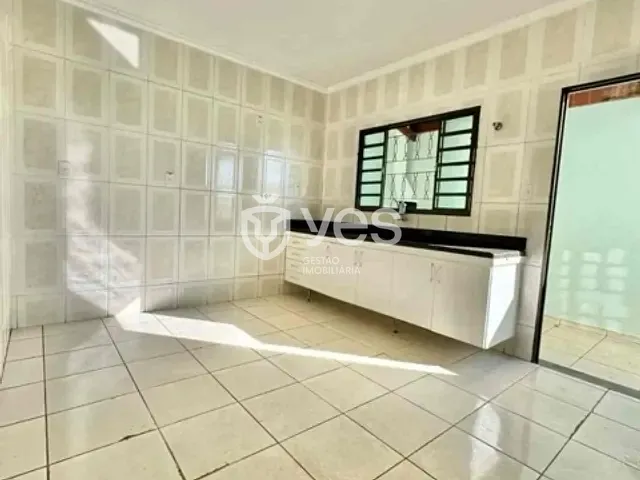 Casa com 150m² 3 quartos e 2 banheiros, à venda, no bairro Vila Estância em Araxá