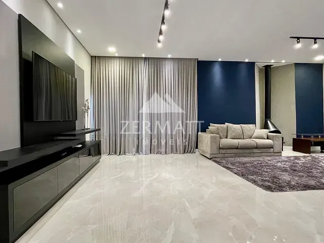 Casa 4 quartos e 5 banheiros, para alugar, no bairro Vorstadt em Blumenau