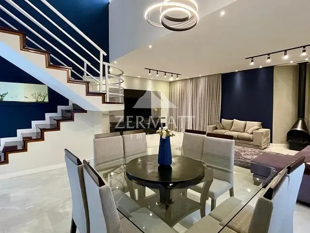 Casa 4 quartos e 5 banheiros, para alugar, no bairro Vorstadt em Blumenau