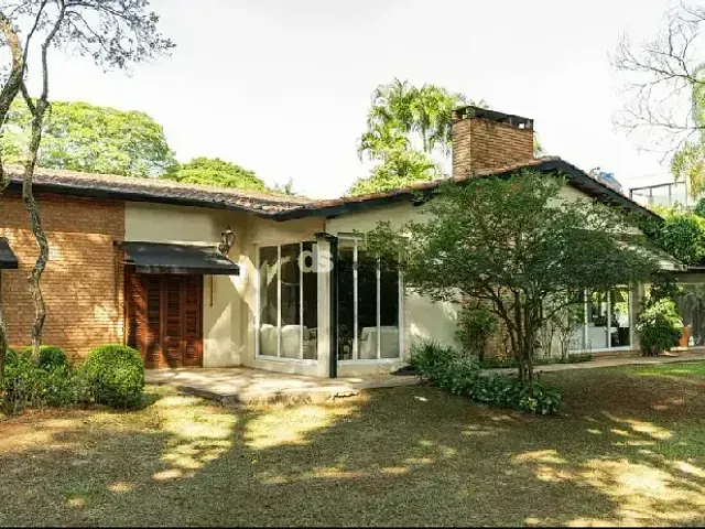 Casa com 1500m² 3 quartos e 2 banheiros, à venda ou para alugar, no bairro Campo Belo em São Paulo