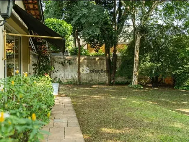 Casa com 1500m² 3 quartos e 2 banheiros, à venda ou para alugar, no bairro Campo Belo em São Paulo