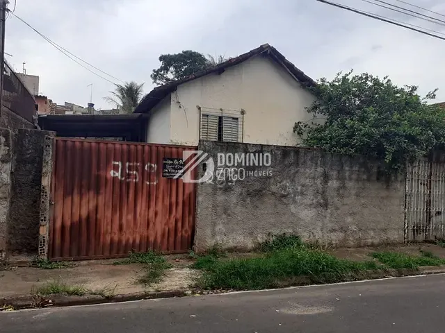 Casa com 240m² 4 quartos e 1 banheiro, à venda, no bairro Núcleo Habitacional Silvério Cartafina em Uberaba