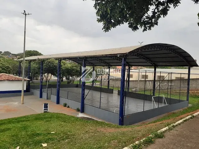 Casa com 240m² 4 quartos e 1 banheiro, à venda, no bairro Núcleo Habitacional Silvério Cartafina em Uberaba