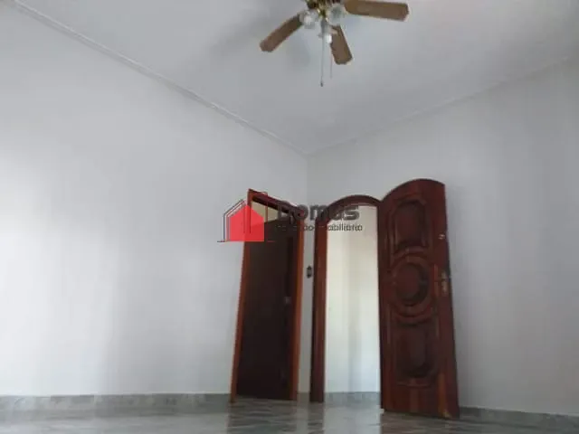 Casa com 295m², à venda, no bairro Vila Rica em Pindamonhangaba