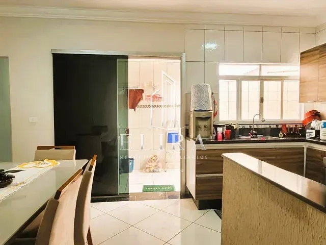 Casa com 150m² 2 quartos e 2 banheiros, à venda, no bairro Parque Nova Carioba em Americana