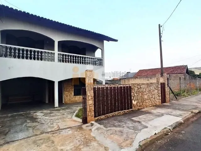 Casa com 288m² 3 quartos e 2 banheiros, à venda, no bairro Sn em Rolândia