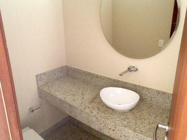 Casa com 300m² 4 quartos e 5 banheiros, à venda, no bairro Esperança em Londrina