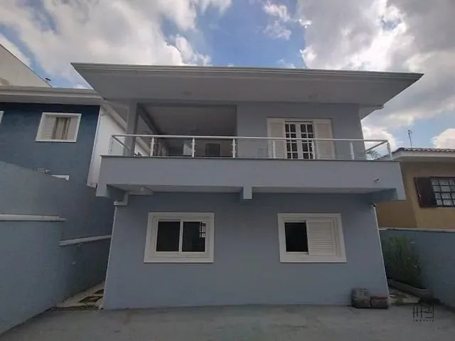 Casa com 250m² 3 quartos e 4 banheiros, à venda, no bairro Parque das Rosas em Cotia