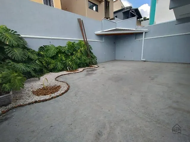 Casa com 250m² 3 quartos e 4 banheiros, à venda, no bairro Parque das Rosas em Cotia