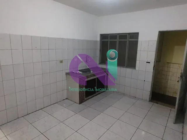 Casa 3 quartos e 2 banheiros, para alugar, no bairro Pestana em Osasco