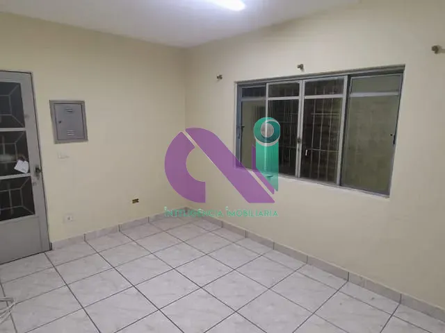 Casa 3 quartos e 2 banheiros, para alugar, no bairro Pestana em Osasco