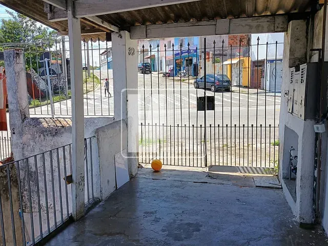 Casa com 255m² 1 quarto e 1 banheiro, à venda, no bairro Vila Palmares em Santo André