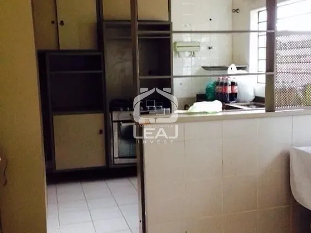Casa com 710m² 4 quartos e 6 banheiros, à venda, no bairro Parque Maria Helena em São Paulo