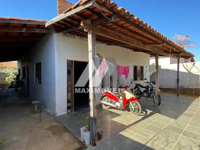Casa com 264m² 3 quartos e 2 banheiros, à venda, no bairro Vera Cruz em Araçuaí