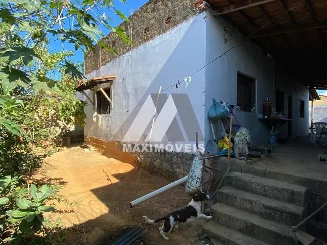 Casa com 264m² 3 quartos e 2 banheiros, à venda, no bairro Vera Cruz em Araçuaí