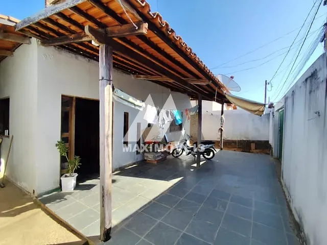 Casa com 264m² 3 quartos e 2 banheiros, à venda, no bairro Vera Cruz em Araçuaí