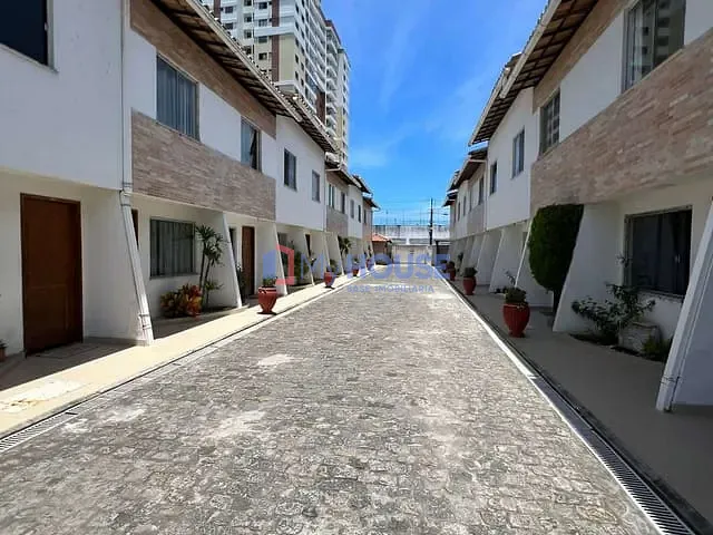 Casa com 67m² 2 quartos e 2 banheiros, para alugar, no bairro Jardim Savóia em Ilhéus