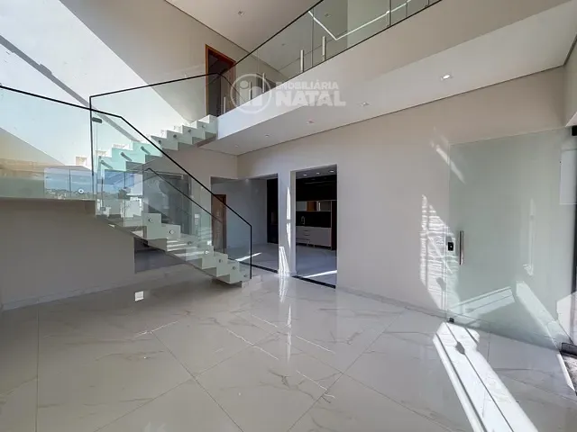 Casa com 260m² 3 quartos e 4 banheiros, à venda ou para alugar, no bairro Gleba Ribeirão Limeiro em Londrina
