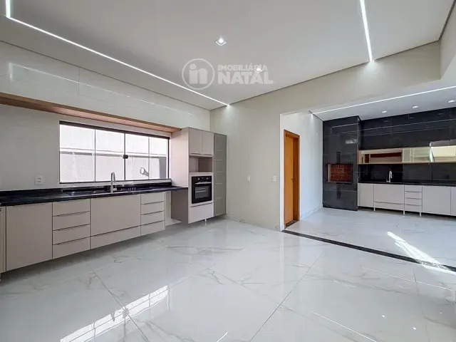 Casa com 260m² 3 quartos e 4 banheiros, à venda ou para alugar, no bairro Gleba Ribeirão Limeiro em Londrina