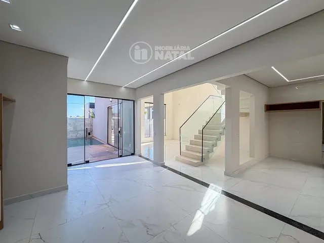 Casa com 260m² 3 quartos e 4 banheiros, à venda ou para alugar, no bairro Gleba Ribeirão Limeiro em Londrina