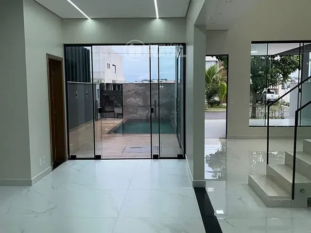 Casa com 260m² 3 quartos e 4 banheiros, para alugar, no bairro Gleba Ribeirão Limeiro em Londrina