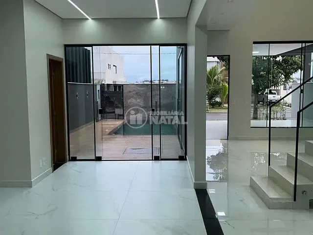 Casa com 260m² 3 quartos e 4 banheiros, para alugar, no bairro Gleba Ribeirão Limeiro em Londrina