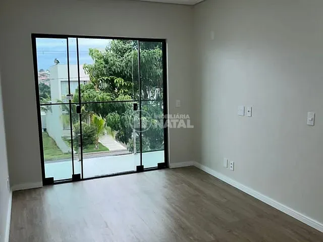 Casa com 260m² 3 quartos e 4 banheiros, para alugar, no bairro Gleba Ribeirão Limeiro em Londrina