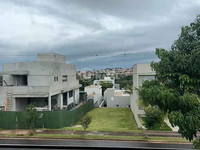 Casa com 260m² 3 quartos e 4 banheiros, para alugar, no bairro Gleba Ribeirão Limeiro em Londrina