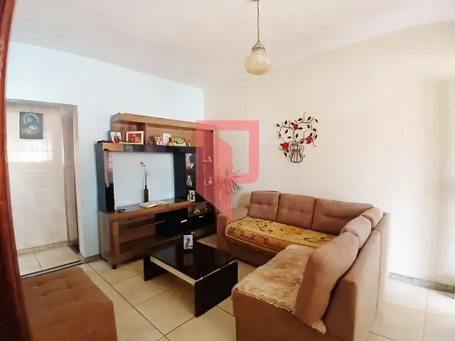 Casa 4 quartos e 1 banheiro, à venda, no bairro Caiçaras em Belo Horizonte