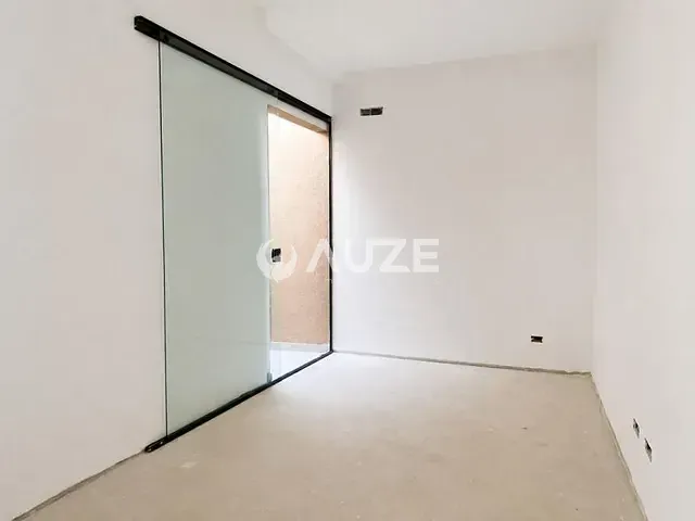 Casa 3 quartos e 2 banheiros, à venda, no bairro Fazendinha em Curitiba