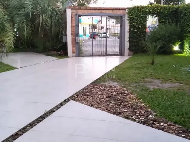 Casa com 463m² 4 quartos e 3 banheiros, à venda, no bairro Areal em Pelotas