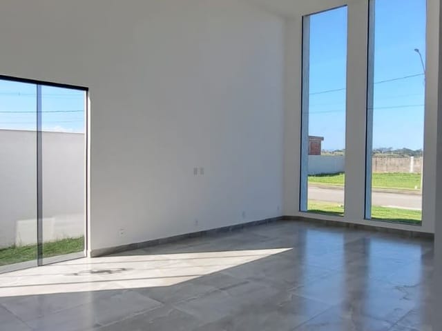 Casa 3 quartos e 2 banheiros, à venda, no bairro Extensão do Bosque em Rio das Ostras