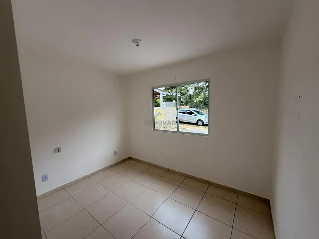 Casa com 50m² 2 quartos e 1 banheiro, à venda ou para alugar, no bairro Núcleo Habitacional 2000 em Guarapuava