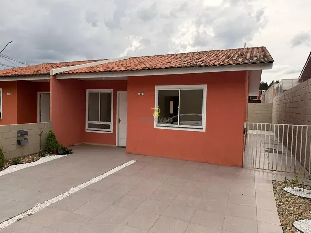 Casa com 50m² 2 quartos e 1 banheiro, à venda ou para alugar, no bairro Núcleo Habitacional 2000 em Guarapuava