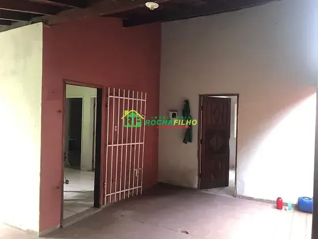 Casa com 180m² 4 quartos e 3 banheiros, à venda, no bairro Saci em Teresina