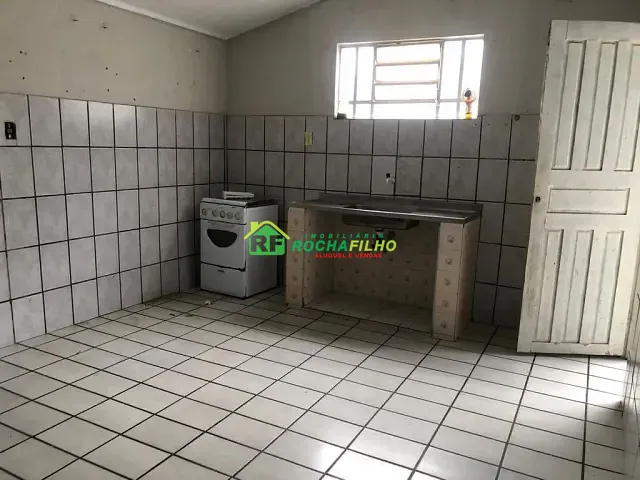 Casa com 180m² 4 quartos e 3 banheiros, à venda, no bairro Saci em Teresina