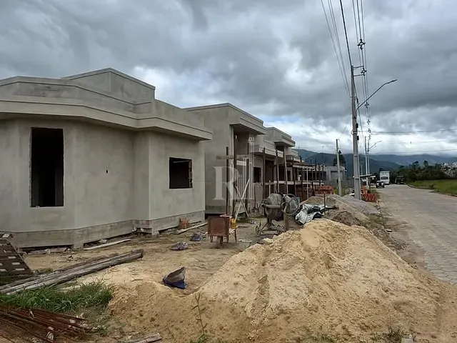 Casa 2 quartos e 2 banheiros, à venda, no bairro Areião em Canelinha