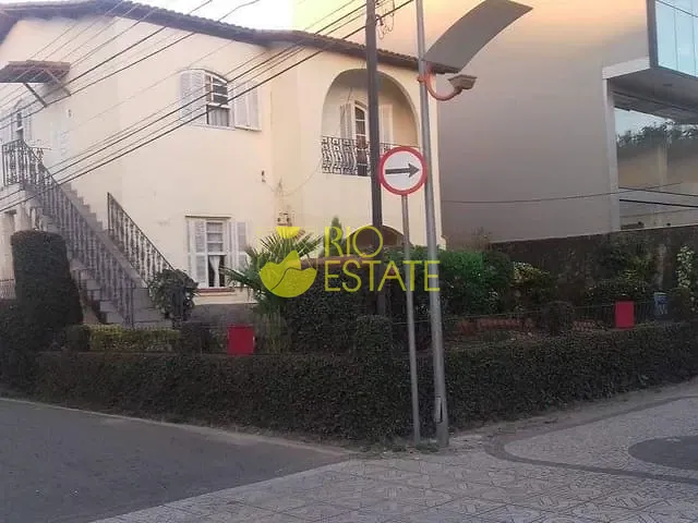 Casa com 200m² 4 quartos e 2 banheiros, à venda, no bairro Vila Santa Cecília em Volta Redonda