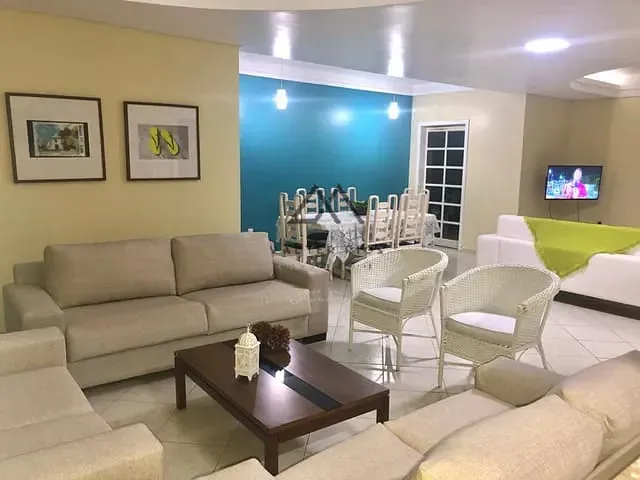 Casa com 700m² 5 quartos e 6 banheiros, à venda, no bairro Olivença em Ilhéus
